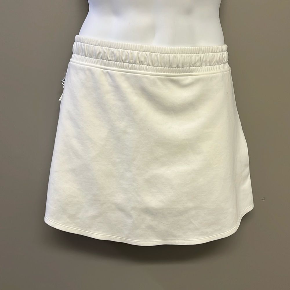 Old Navy Active Dynamic Fleece High Rise Cream A-line Skort w/ Pockets- XL